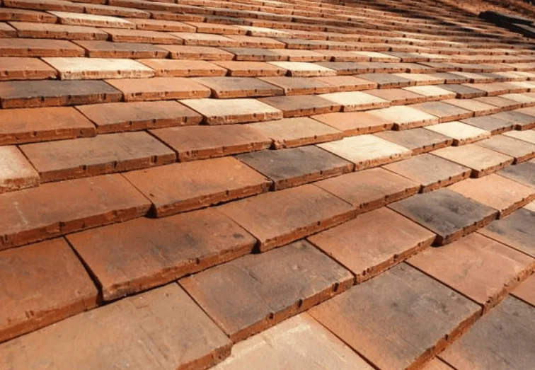 Toiture en tuiles plates